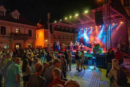 Veselo razpoloženje tudi na drugi festivalski dan Dnevov narodnih noš in oblačilne dediščine v Kamniku (53)